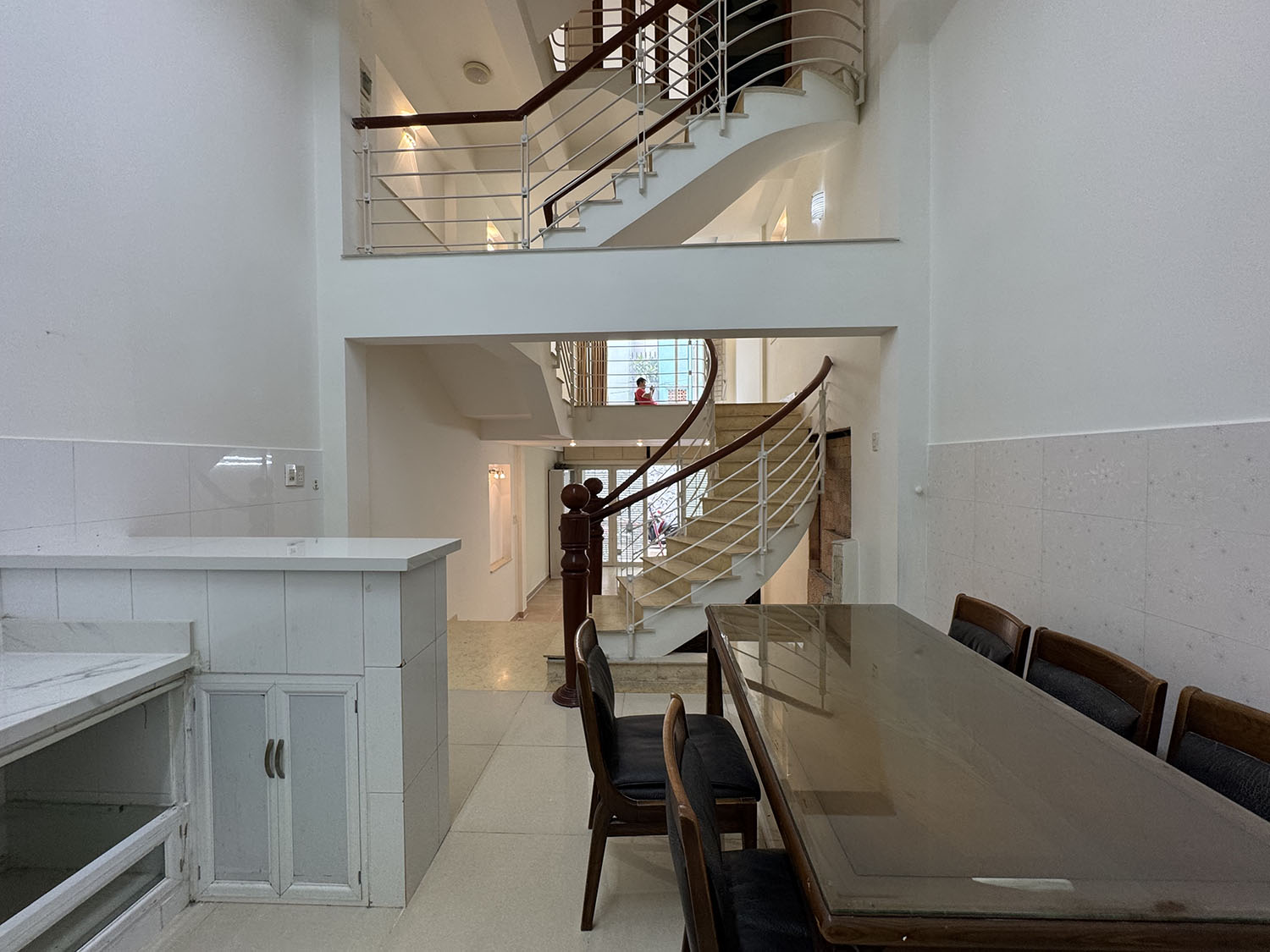 Nhà phố 3 lầu (DTKV: 4m x 15,5m=62m2) hẻm nhựa 8m khu kinh doanh sầm uất và người nước ở Lê Văn Sỹ